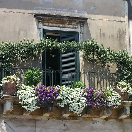 Bed & Breakfast Casa Rossi Acireale